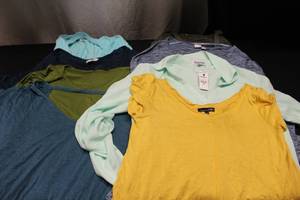 8 shirts size S...