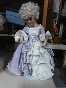 Shirley Temple Heide With Box, COA & Stand