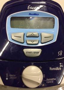 lot 8 image: WOW $$$$ ResMed S8 Escape CPAP Sleep Apnea Therapy with Humidaire 3i Heated Humidifier Plus Has Data Card and Carry Bag - Great Working Condition