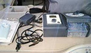 lot 17 image: MSRP $1500 Philips Respironics System One REMstar Auto With A-Flex CPAP Machine With Carrying Bag, New Chin Strap, Smart Card &amp Extras - Like New Condition