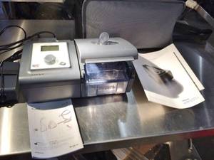 lot 20 image: MSRP $1500 Philips Respironics System One REMstar Auto With A-Flex CPAP Machine With Carrying Bag and Smart Card - Great Working Condition&nbspThis Looks Like New Condition