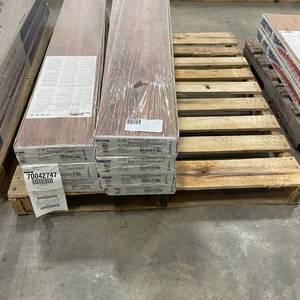 lot 610 image: 184 SF Shaw Natural Values II Kings Canyon Cherry Laminate Flooring