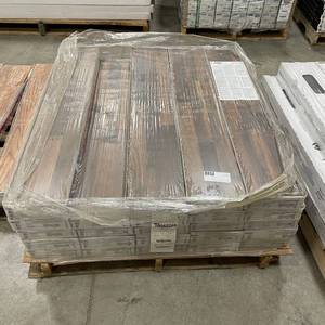 lot 612 image: 633 SF Shaw Natual Values II Brookdale Walnut Laminate Flooring