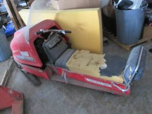 lot 1 image: Vintage Wheel HorseSafari 309 snowm...