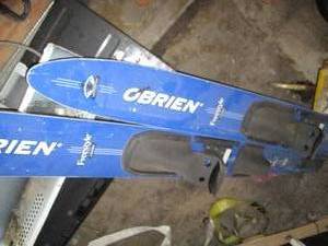 lot 29 image: Obrien water skiis...