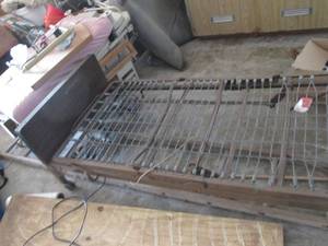 lot 38 image: 2 Hospital beds...