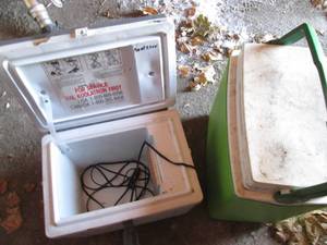 lot 64 image: Cooler and vehicle plug in cooler...