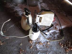 lot 67 image: carry and backpack sprayers...