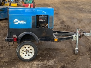 lot 1 image: Miller Trailblazer 251-NT Towable Welder