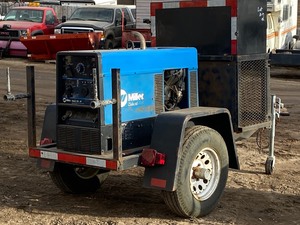lot 2 image: Miller Bobcat 225-NT Towable Gas-Powered Welder