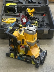 lot 35 image: DeWalt DW073 Cordless Rotary Laser Set With Case & Accessories
