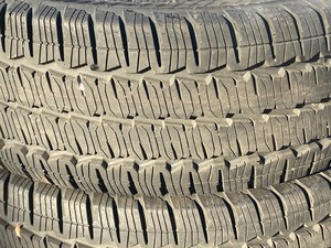 lot 10 image: Set Of (4) Continental Tires