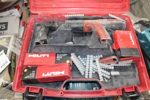 lot 19 image: Hilti Fastener DX351, Nail Magazine X-MX 32, Case, DX Cartridges