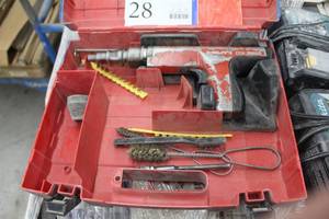 lot 28 image: Hilti Fastener DX350, Case, Accessories