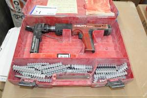 lot 21 image: Hilti Fastener DX351, Case