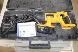 lot 17 image: DeWalt 18V Cordless VS Reciprocating Saw DC385, Case, Battery, Charger