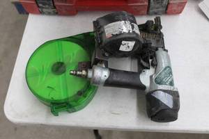 lot 8 image: Hitachi Pneumatic Coil Nailer 2 NV50AP3