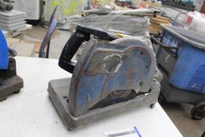 lot 34 image: Black & Decker Chop Saw 14 3935