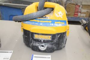 lot 65 image: DeWalt Heavy Duty 2-Gallon 12-18V CordlessCorded WetDry Vacuum DC500