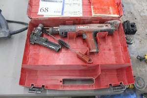 lot 68 image: Hilti Fastener DX351, Nail Magazine X-MX 32, Case, Accessories