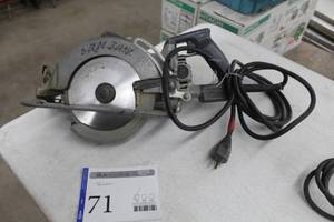 lot 71 image: Skilsaw Worm Drive Saw 7-14 HD77