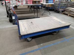 lot 164 image: Industrial Wood Deck Platform Truck