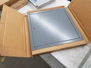 lot 224 image: Access Door 16 x 16 x 2-34 (in box)