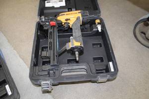 lot 14D image: Bostitch Pneumatic Crown Staple Gun SL1838BC, Case