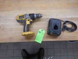 18v Dewalt Drill with Charger