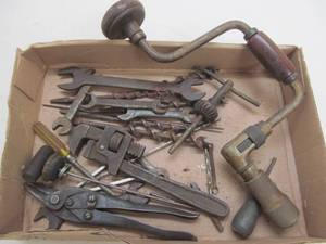 lot 2 image: vintage tools