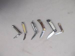 lot 29 image: pocket knives