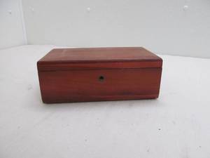lot 35 image: vintage lane cedar jewelry box