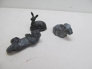 lot 40 image: soapstone animal figures
