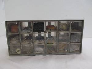 lot 70 image: parts organizer