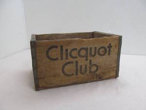 lot 73 image: vintage Clicquot club bottle crate