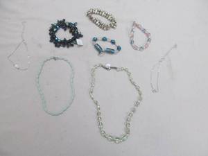 lot 78 image: jewelry