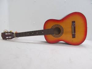 lot 117 image: acoustic guitar