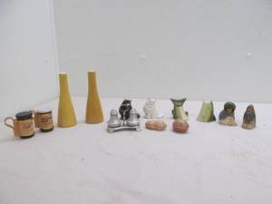 lot 119 image: vintage shaker sets