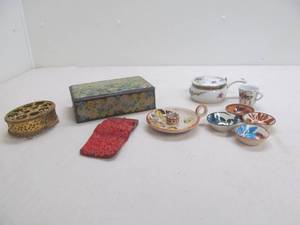 lot 144 image: Pottery, candle holder, ring box, etc