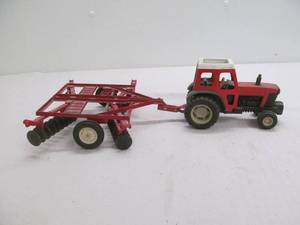 lot 154 image: International tractor