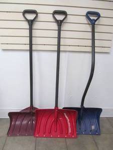 lot 171 image: Snow shovels