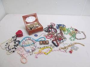 lot 204 image: Costume Jewelry