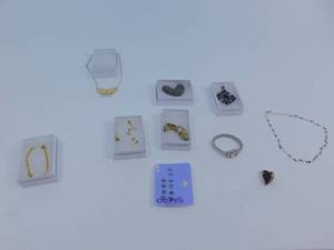 lot 56 image: Womens Jewelry