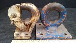 lot 34 image: PINTLE HOOK RECIEVER  HITCH AND PINTLE BALL
