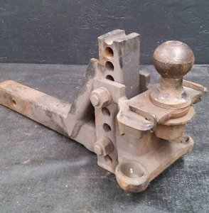 lot 41 image: EQUALIZER RECEIVER HITCH,ADJUSTABLE