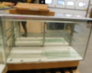 lot 4 image: DISPLAY CASES