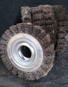 lot 44 image: 5 2 WHIRE WHEELS