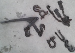 lot 50 image: VINTAGE BINDER AND HOOKS