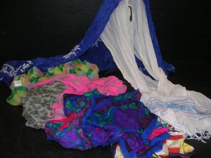lot 95 image: SCARVESPARO