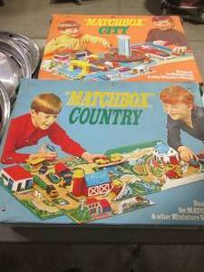 Lot of 2 1972 Matchbox raised Plast...